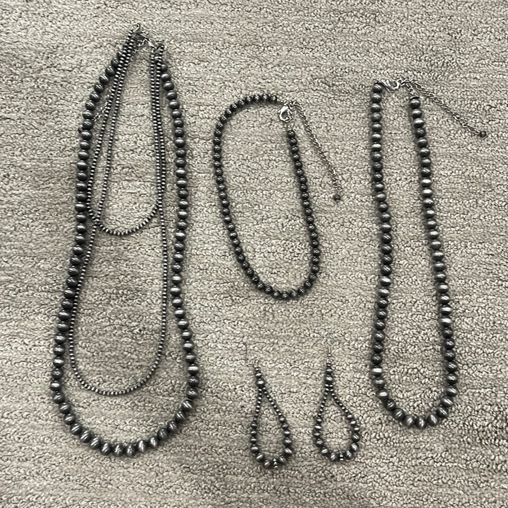 Pearls! Four things of it.